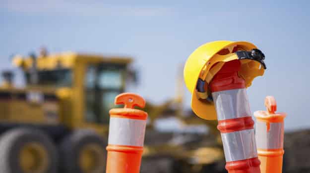 Workplace Safety: Avoiding Industrial Hazards in the Winter 1 Workplace Safety: Avoiding Industrial Hazards in the Winter