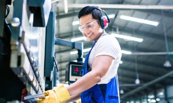 recruiting manufacturing employee