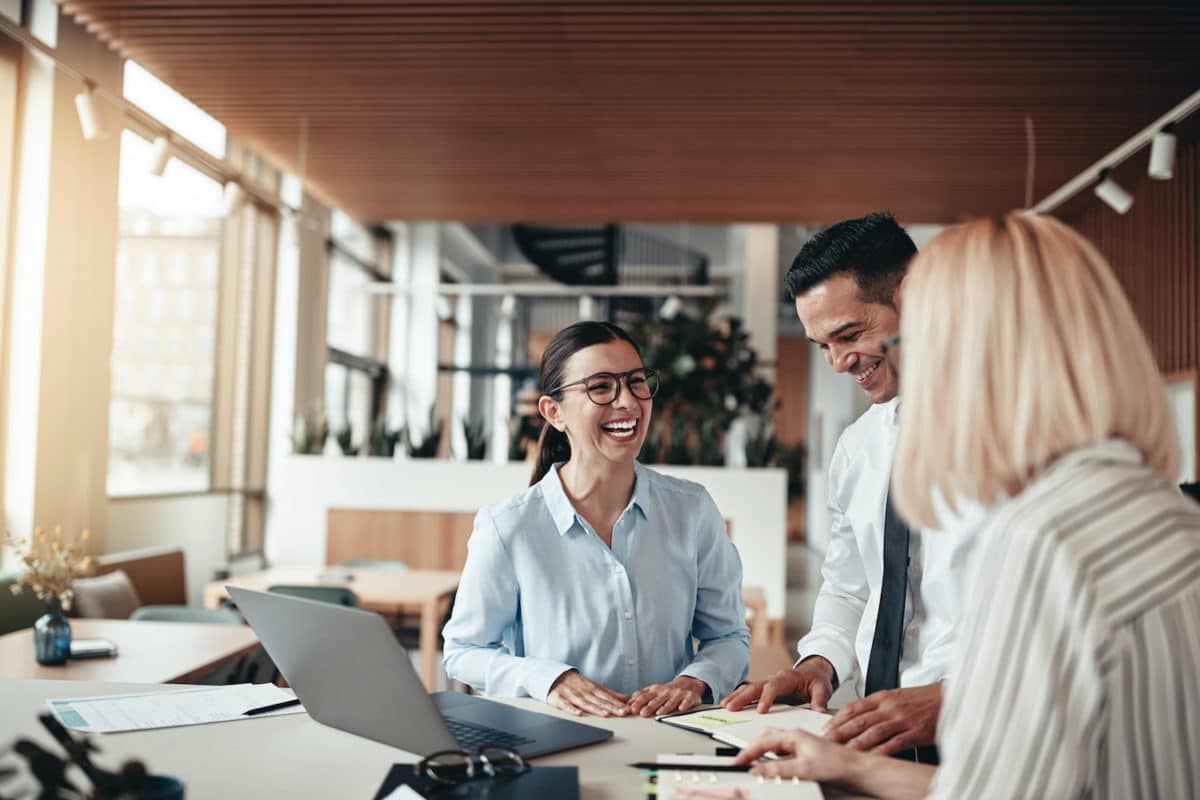 Cowowrkers at a job that they love by allegiance staffing.