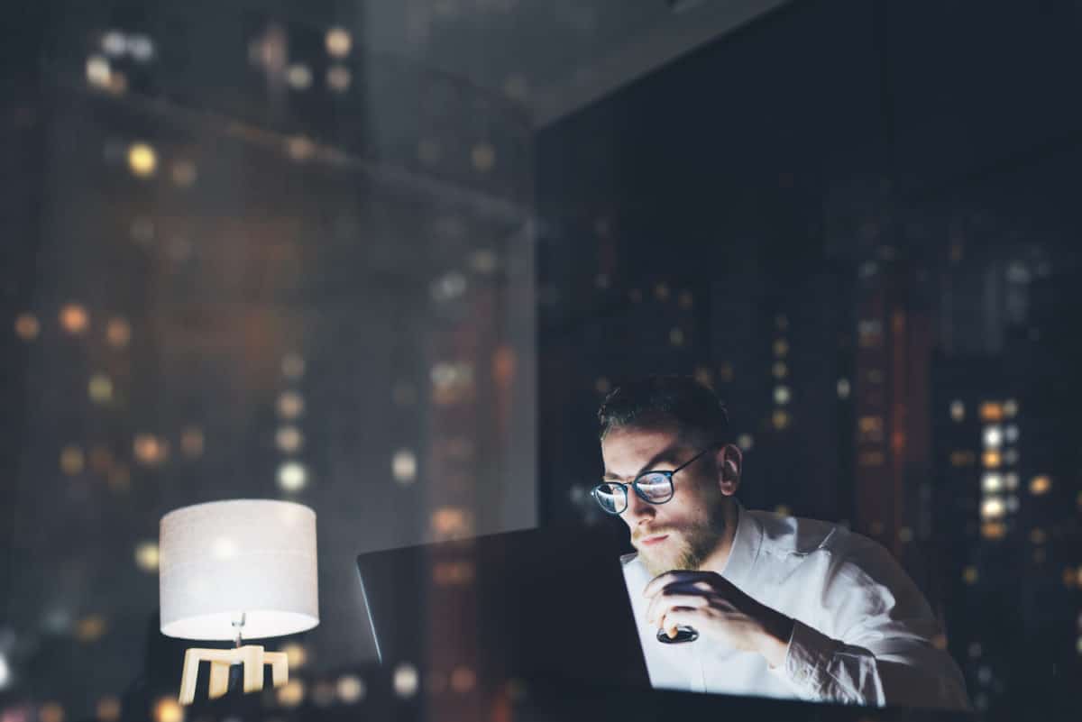 5 Overnight Jobs That Are Worth Staying Up For 1 Customer service person working in an overnight job by allegiance staffing in houston, texas.